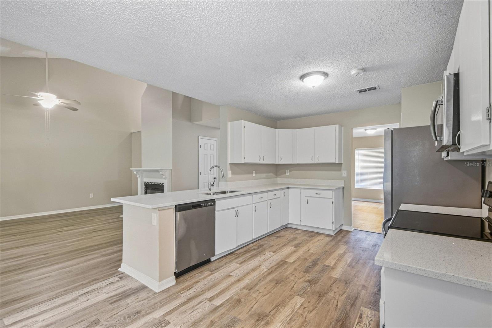 16102 WARDEN PL — photo 17