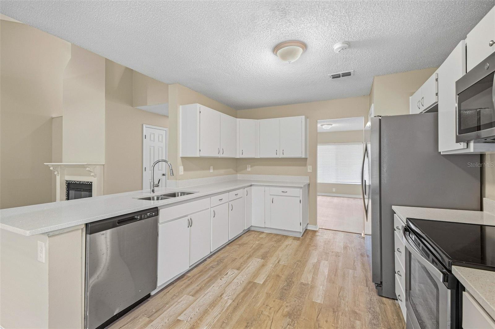 16102 WARDEN PL — photo 19