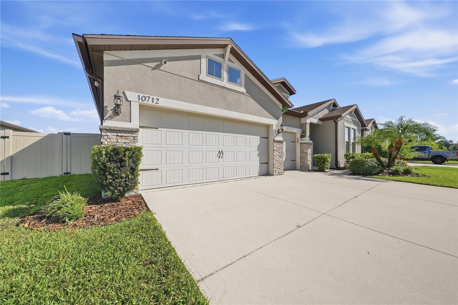 10712 GREEN HARVEST DR — photo 2