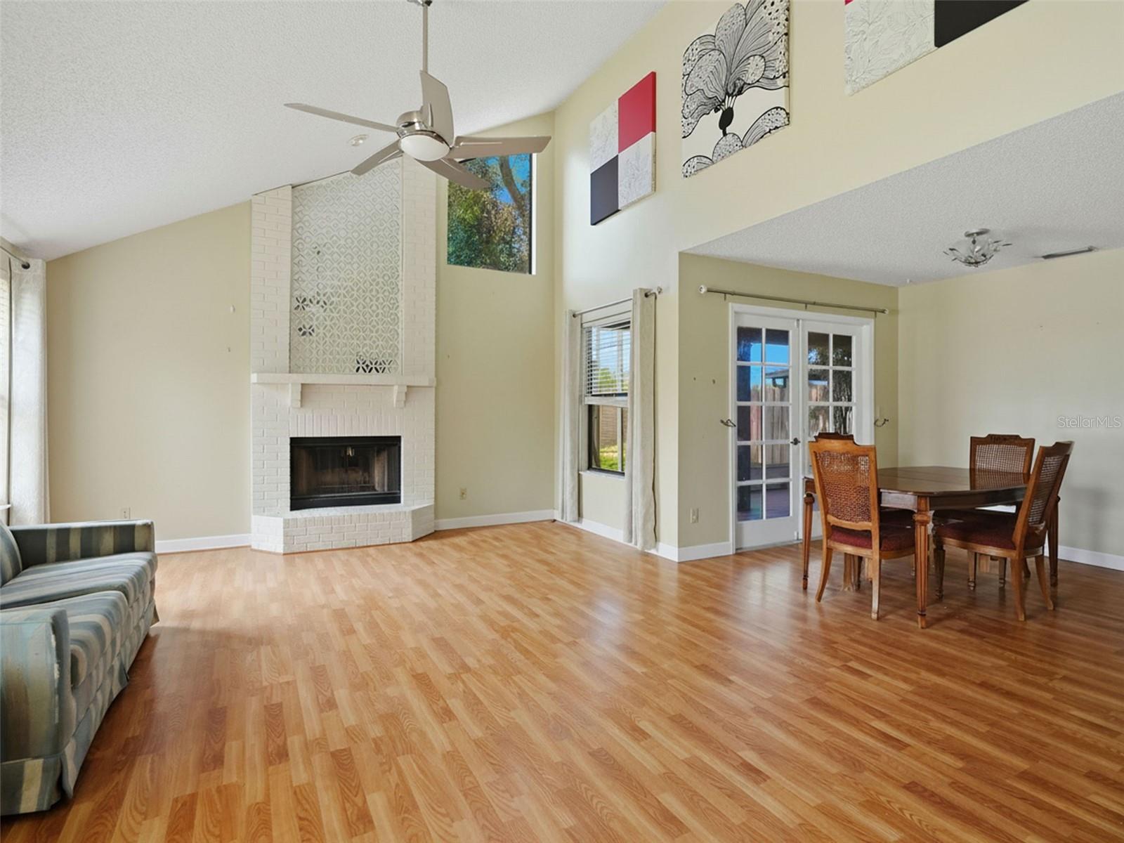 2184 SPRINGRAIN DR — photo 3