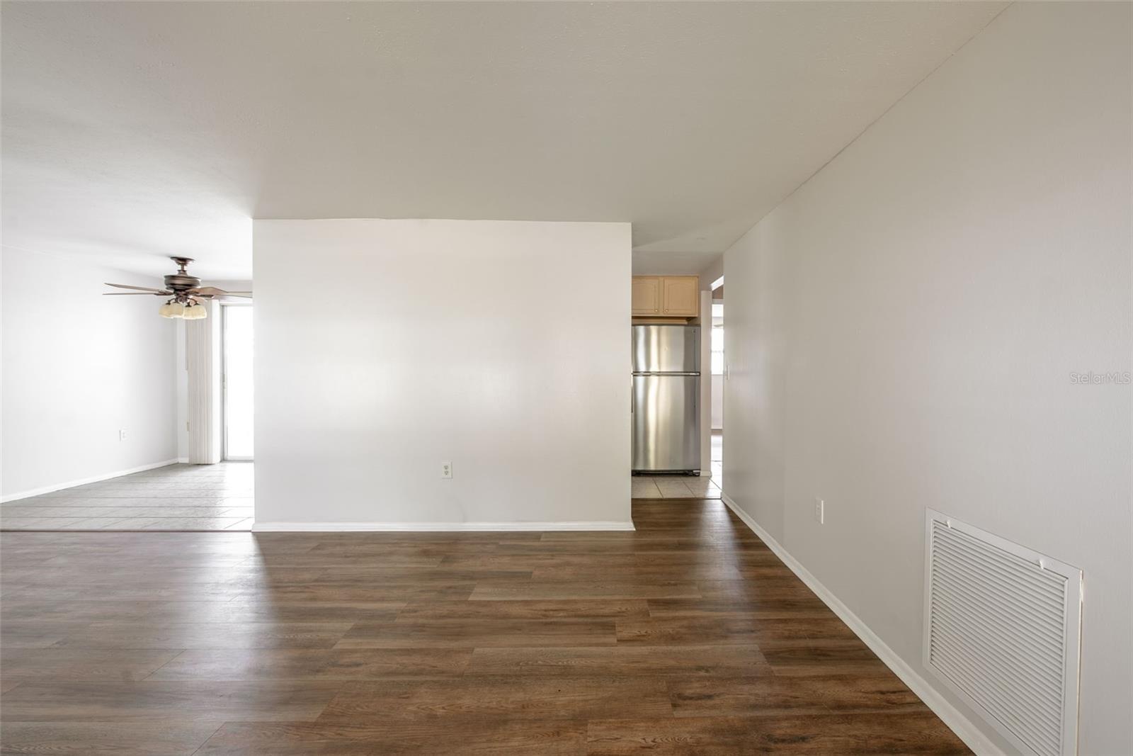 631 S BROADWAY — photo 6