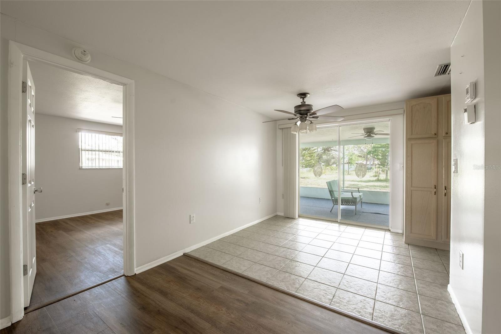 631 S BROADWAY — photo 12