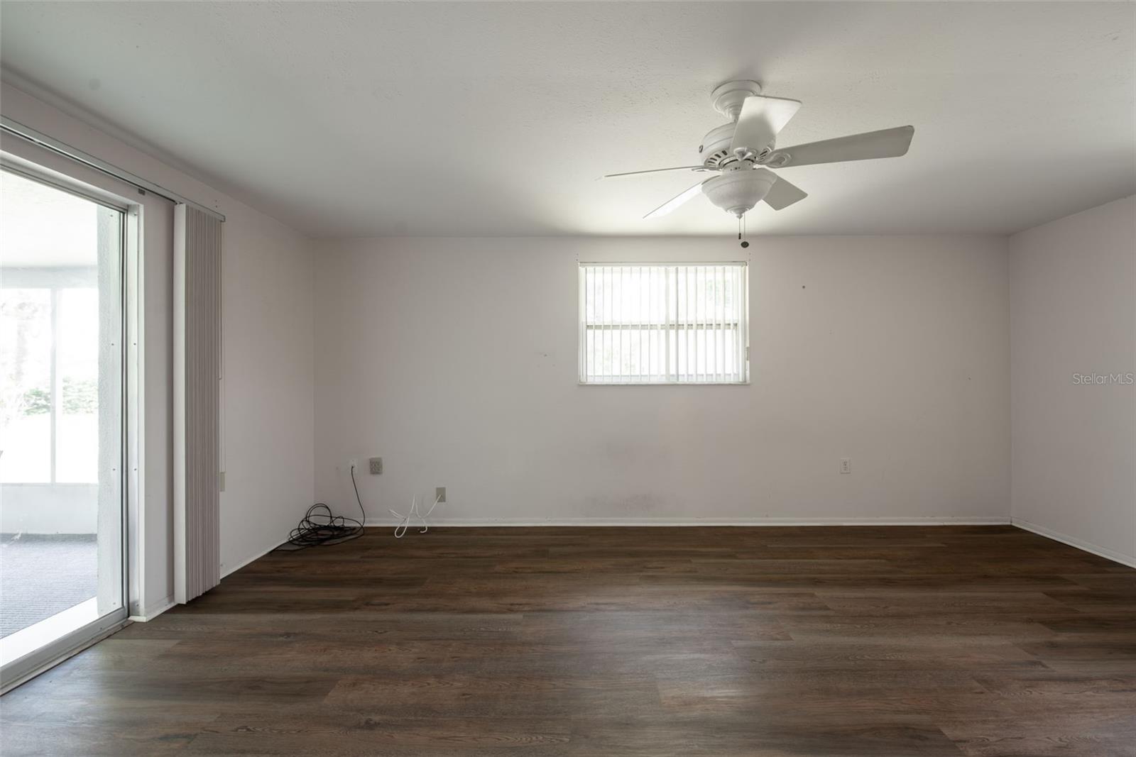 631 S BROADWAY — photo 24