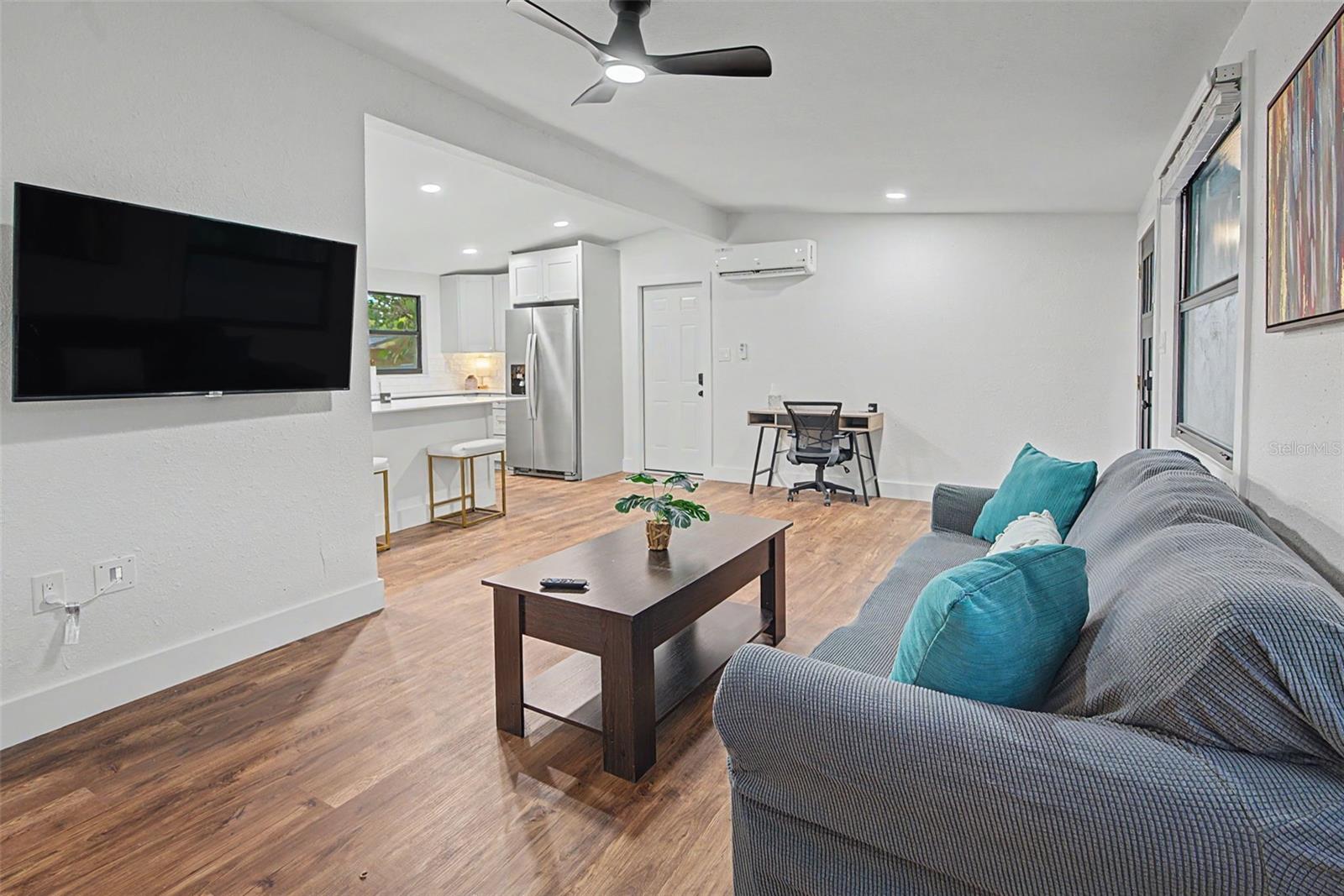 3000 KAREN AVE — photo 6