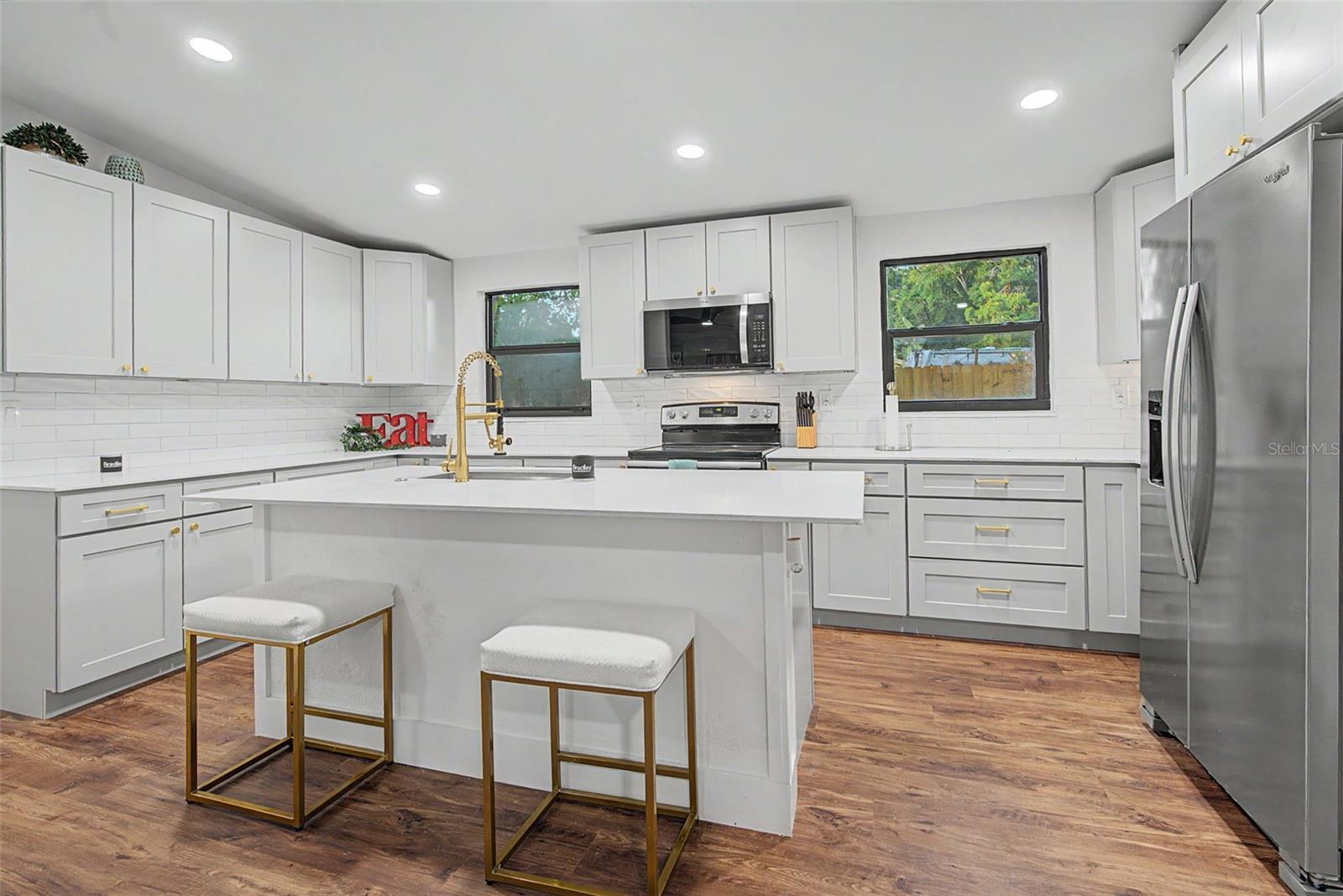 3000 KAREN AVE — photo 9