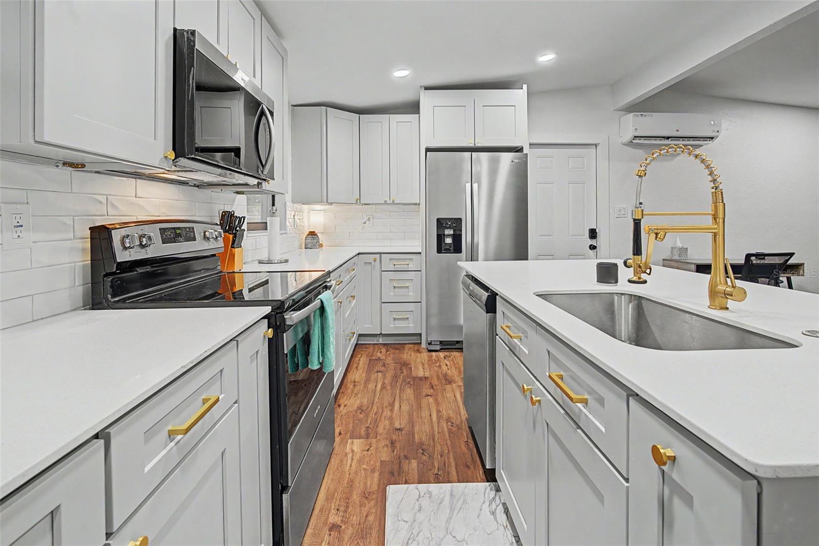 3000 KAREN AVE — photo 12