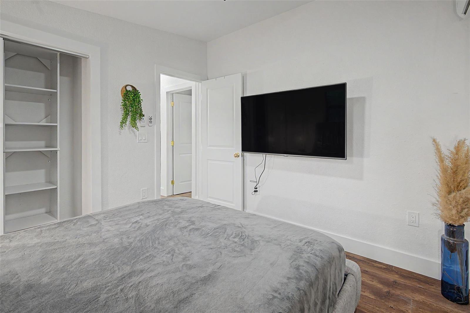 3000 KAREN AVE — photo 18
