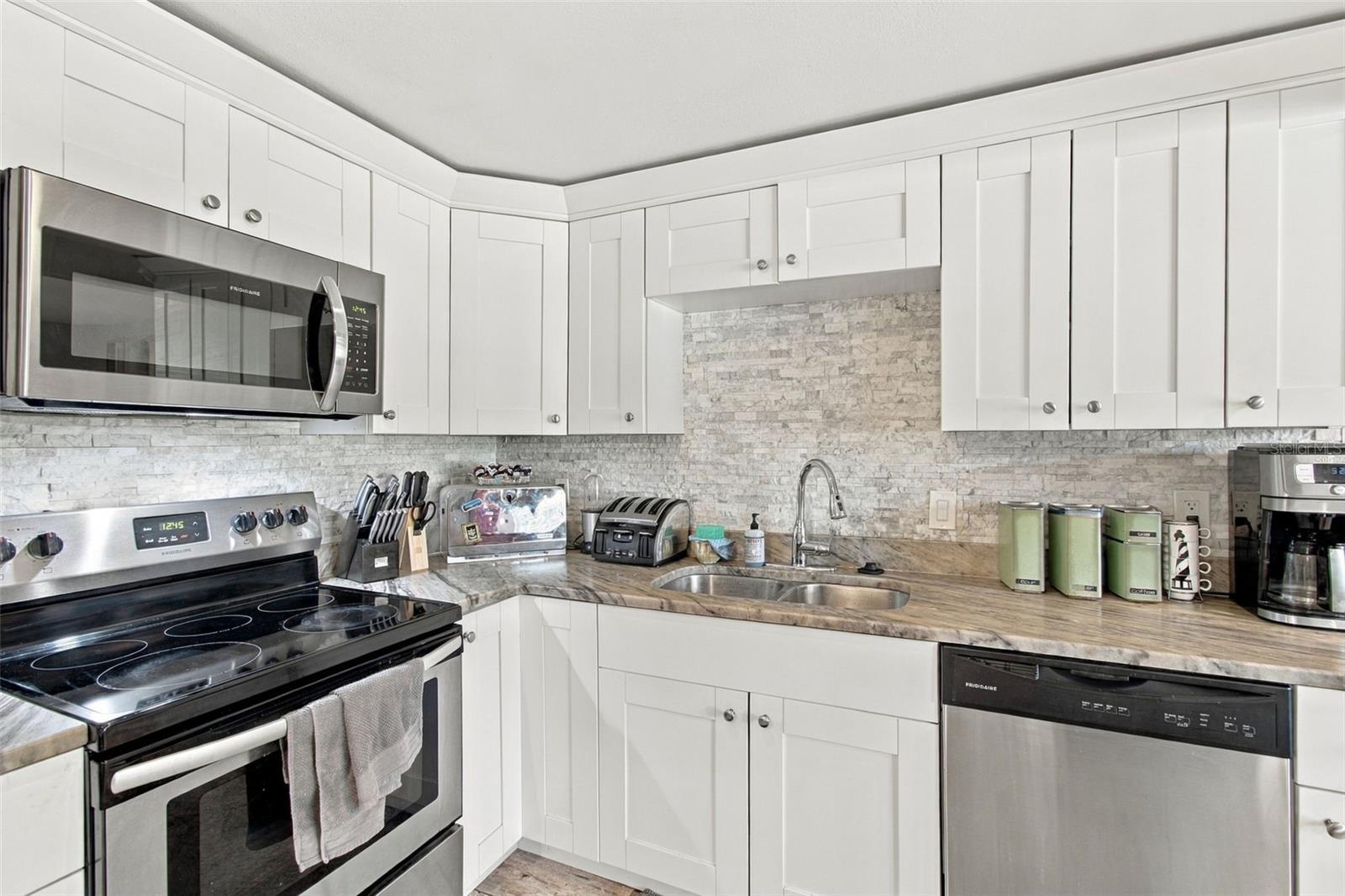 10803 N OREGON CIR — photo 10