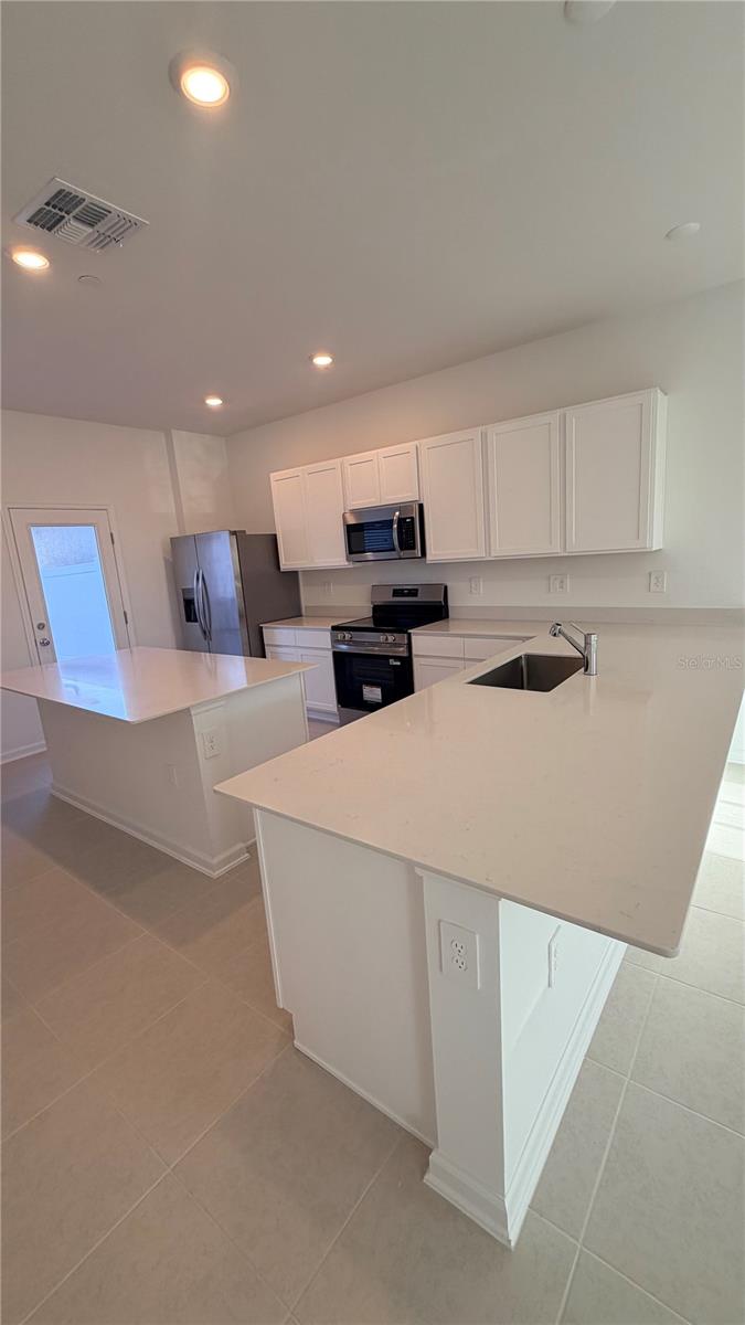 2204 RED SUN ST — photo 3
