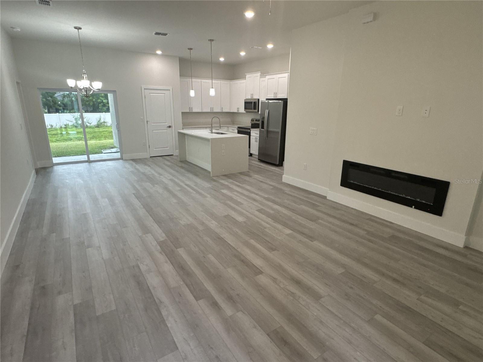 2231 VANCOUVER LN — photo 3