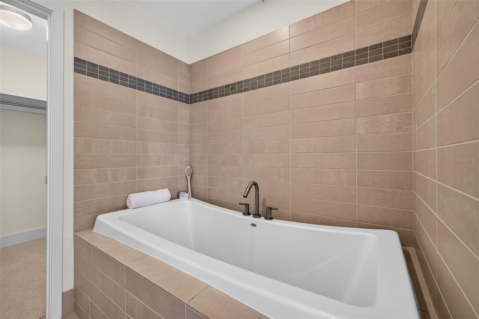 175 1ST ST S #2107 — photo 30