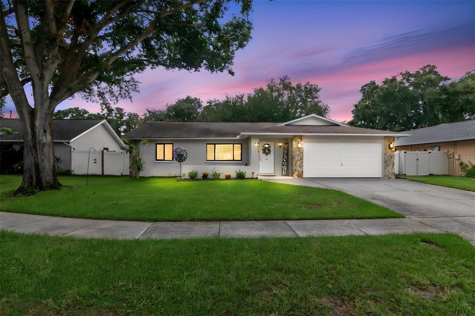 2158 BEVERLY LN — photo 3
