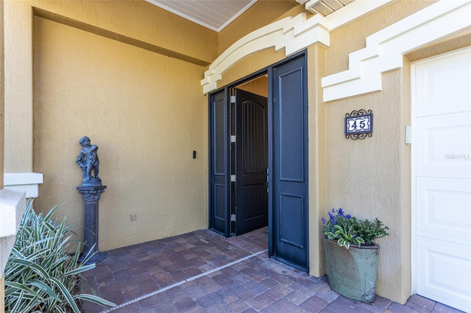 45 KINGFISHER LN — photo 3
