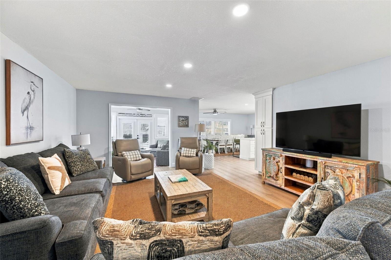 6027 BEVERLY DR — photo 6