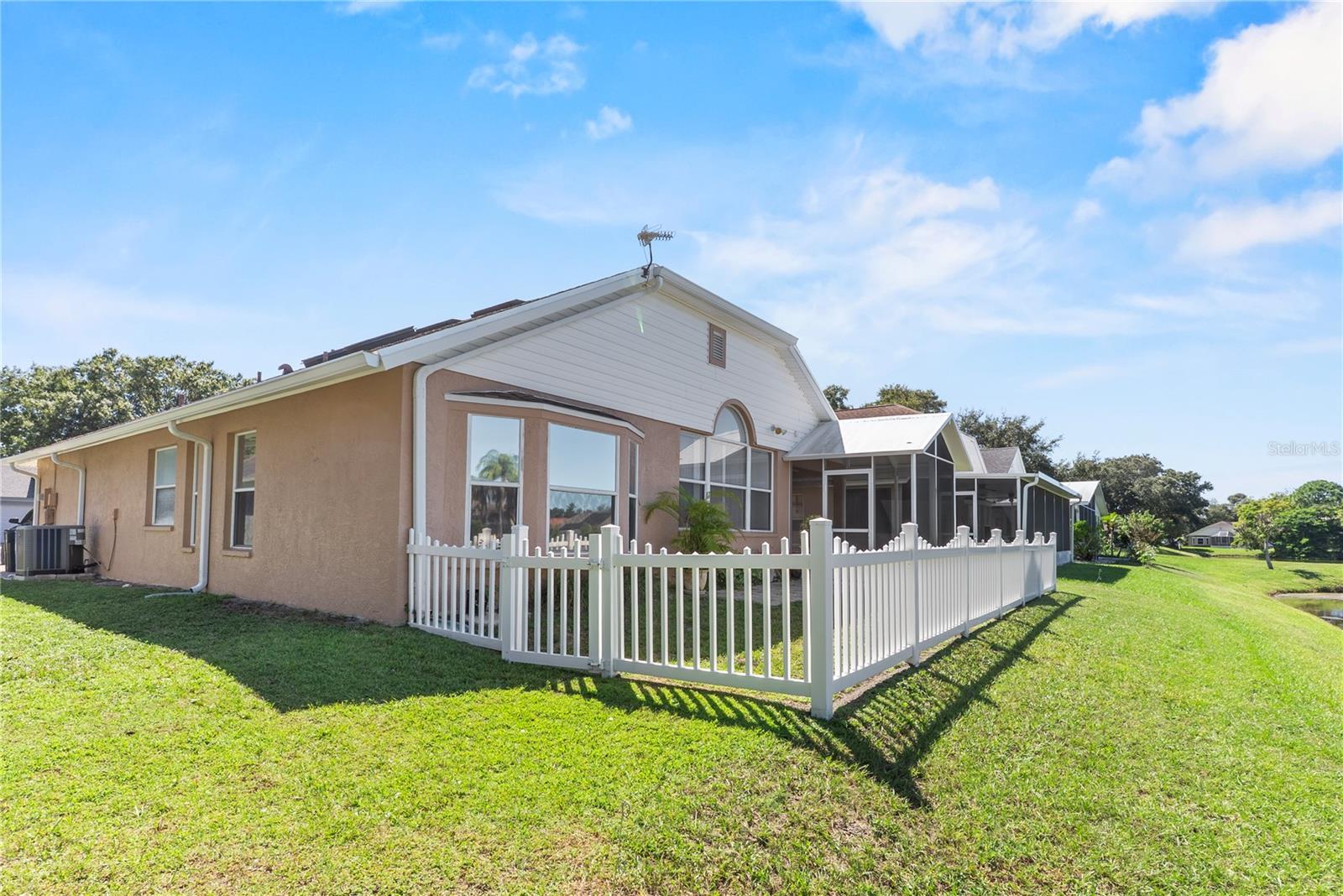 7713 MARBELLA CREEK AVE — photo 3