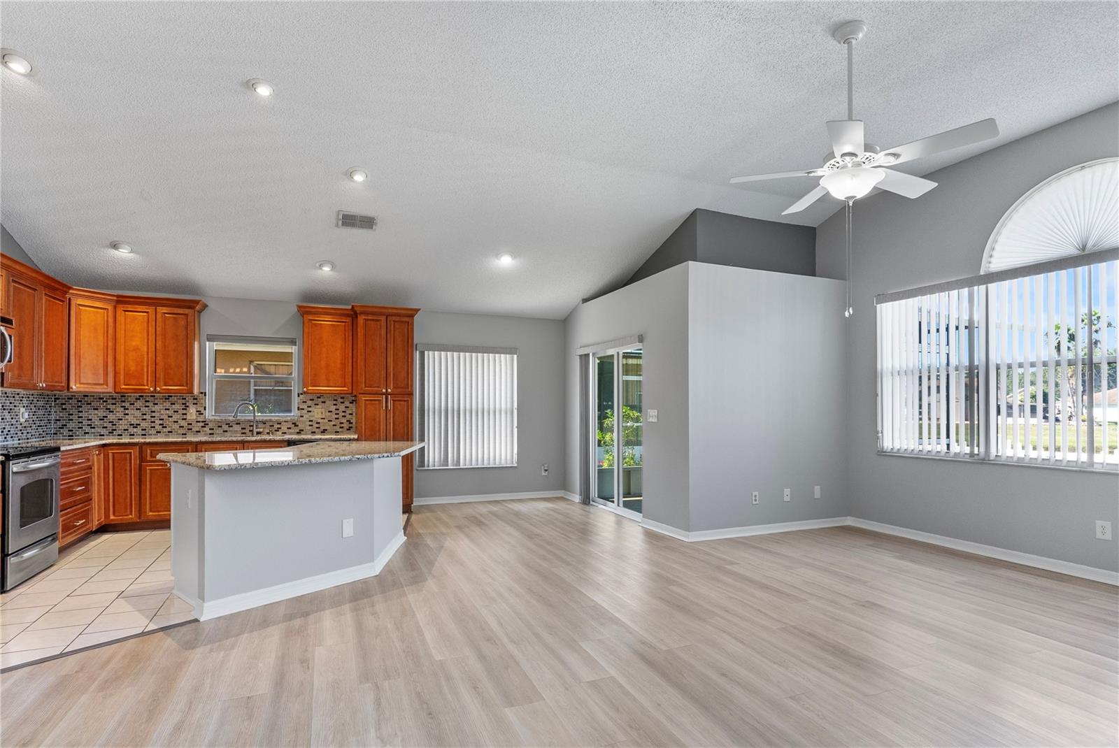 7713 MARBELLA CREEK AVE — photo 5