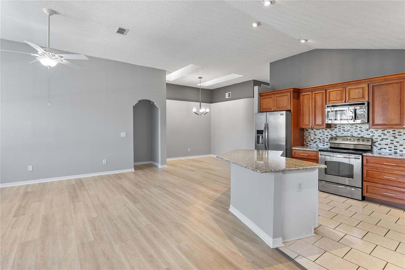7713 MARBELLA CREEK AVE — photo 26