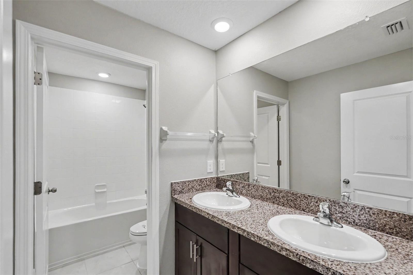 15535 MILLER CREEK DR — photo 14