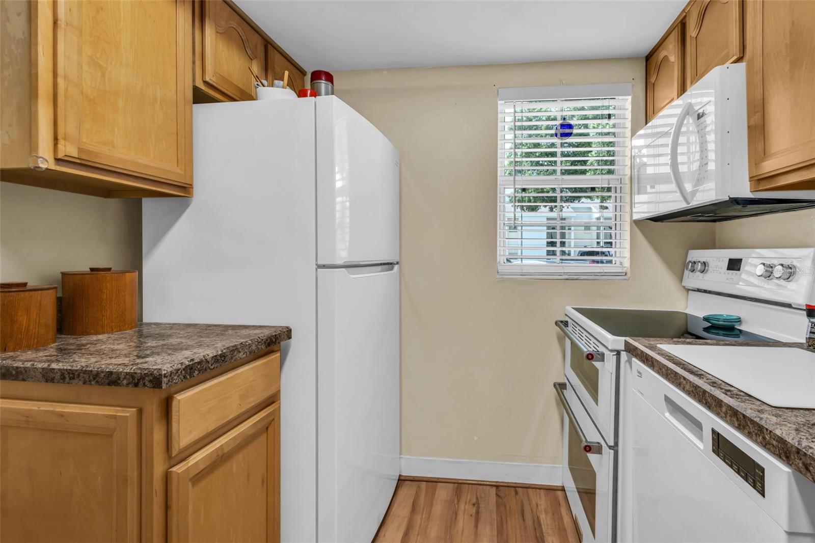 3811 N OAK DR #E51 — photo 8