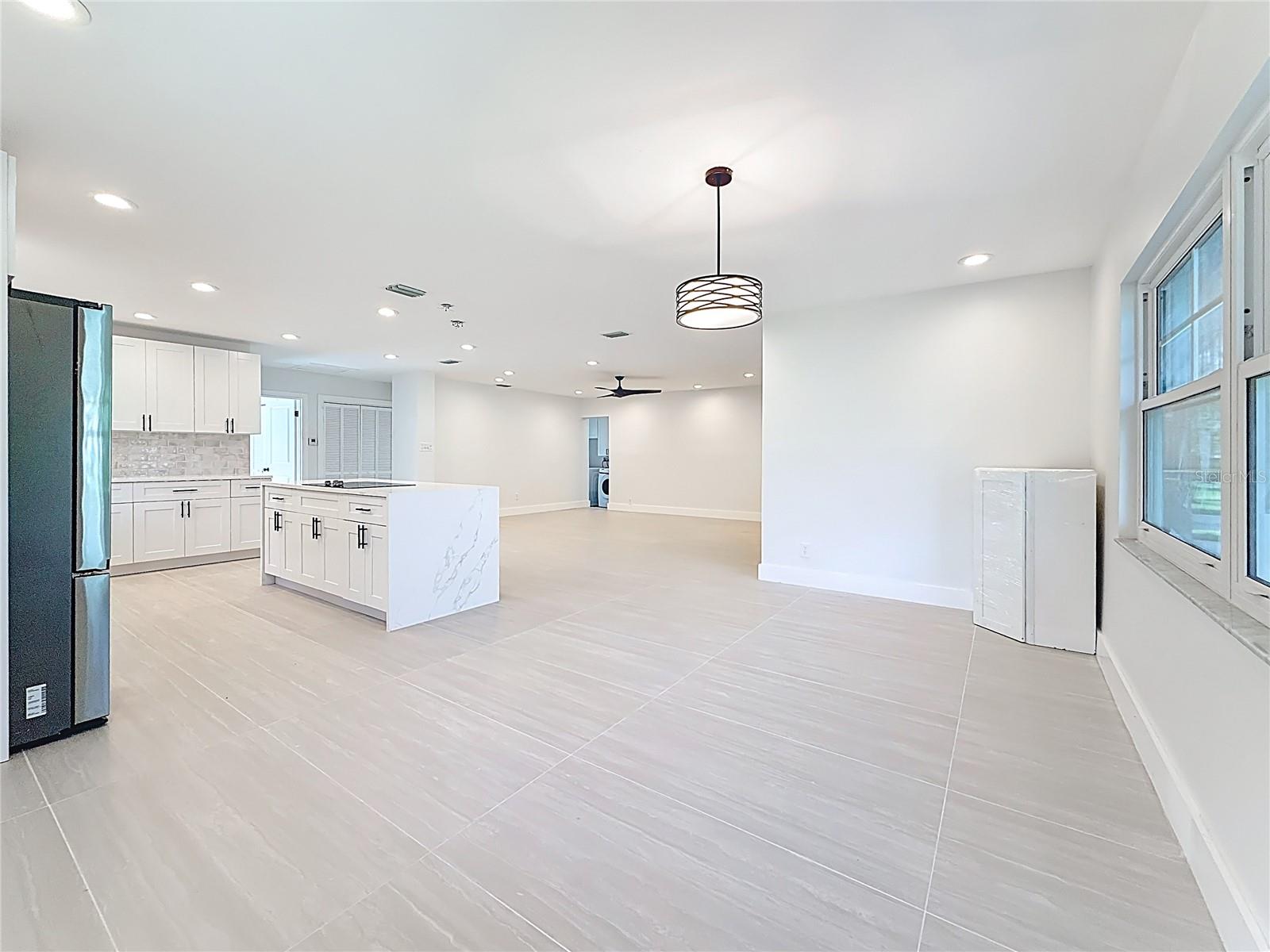4219 HELENA ST NE — photo 6