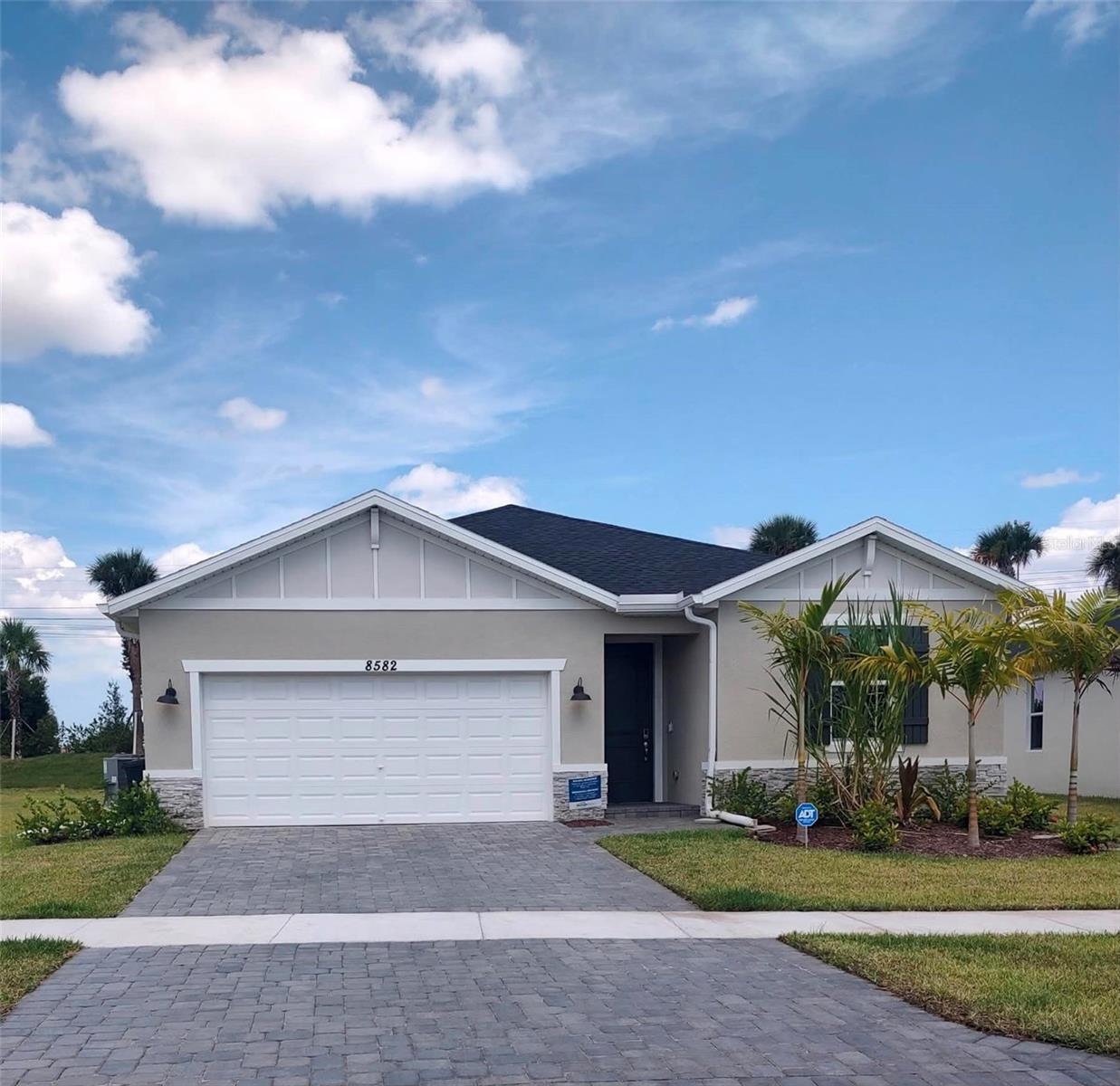 8582 DAHLIA CIR photo