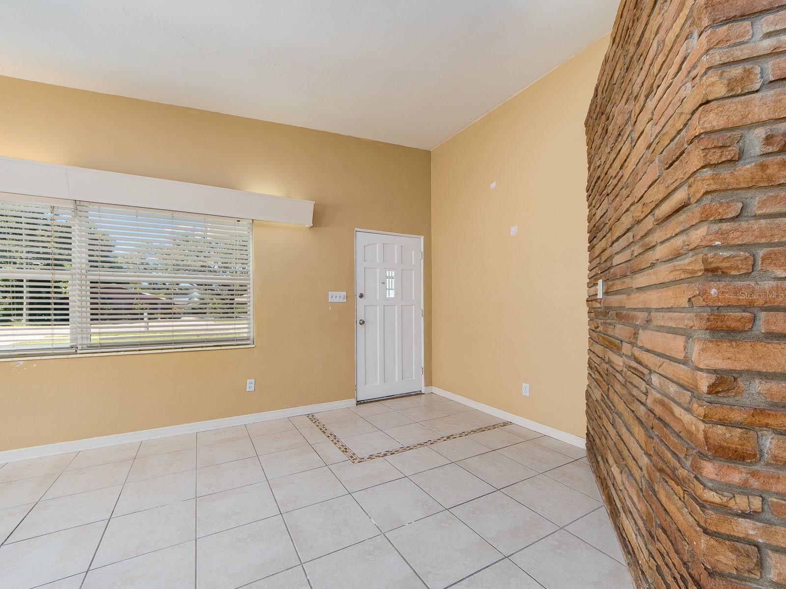 12663 INDIAN ROCKS RD — photo 2