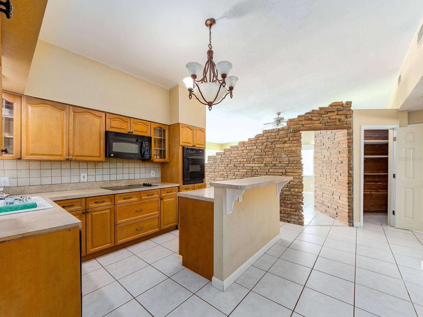 12663 INDIAN ROCKS RD — photo 6