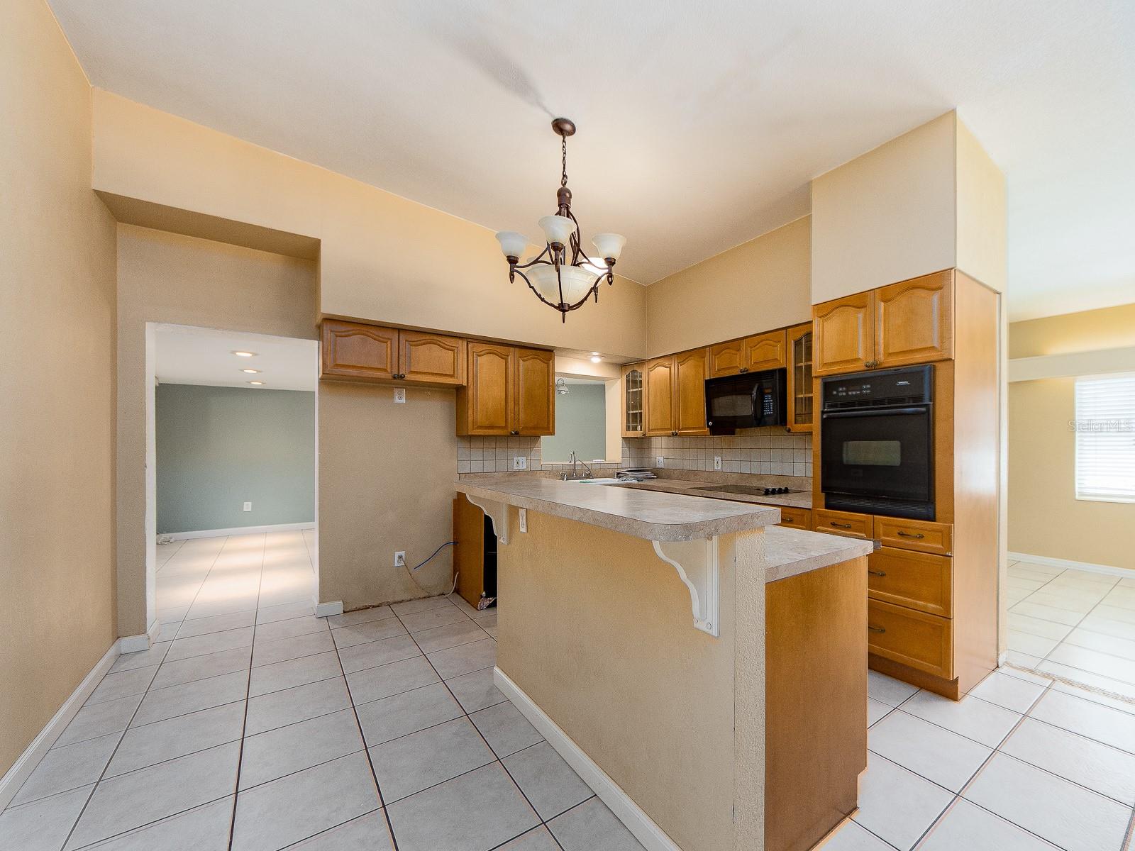 12663 INDIAN ROCKS RD — photo 7