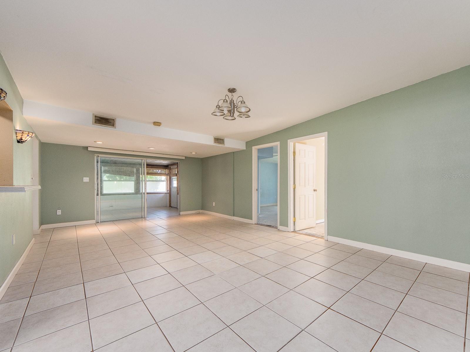 12663 INDIAN ROCKS RD — photo 12