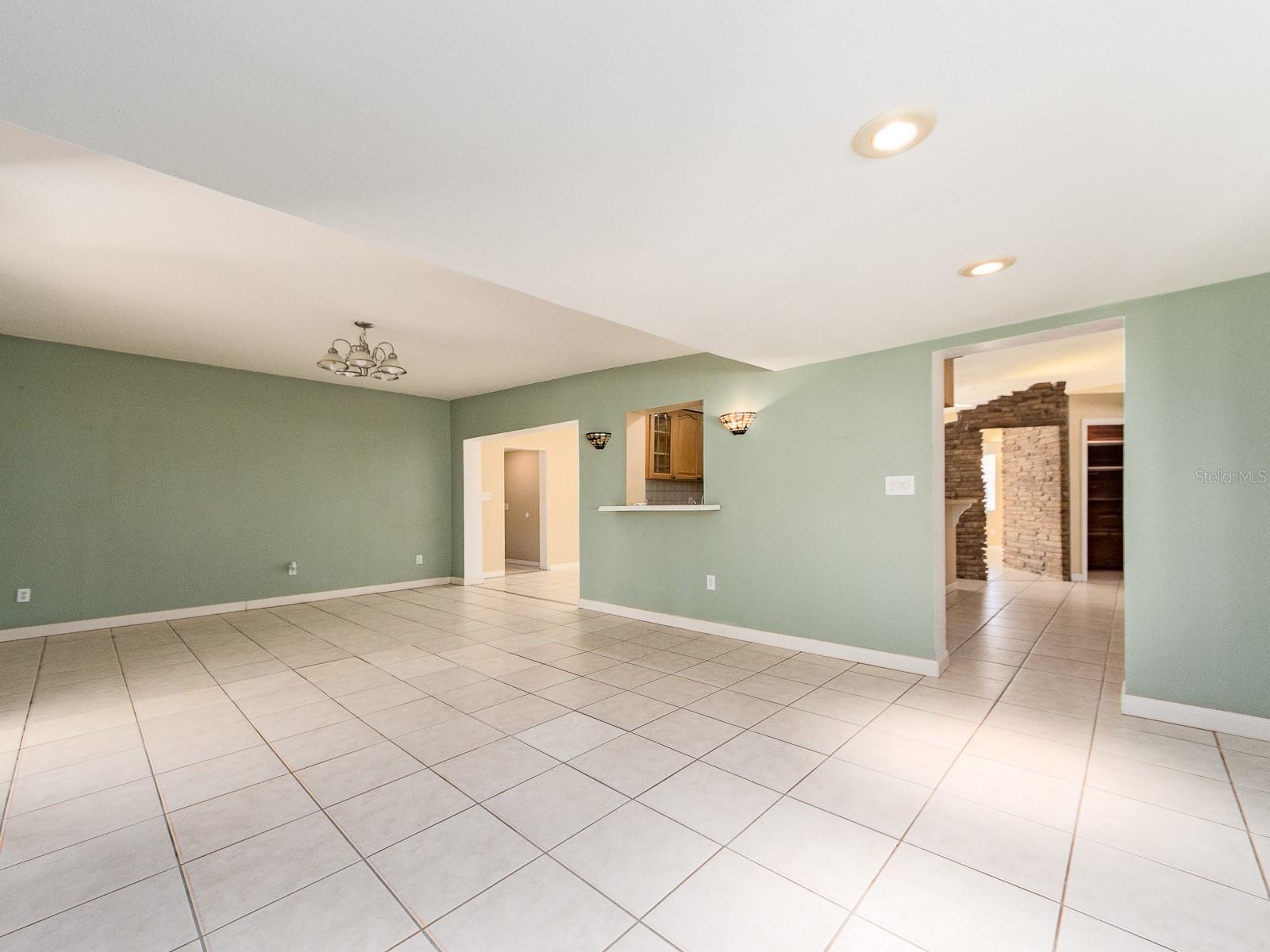 12663 INDIAN ROCKS RD — photo 13