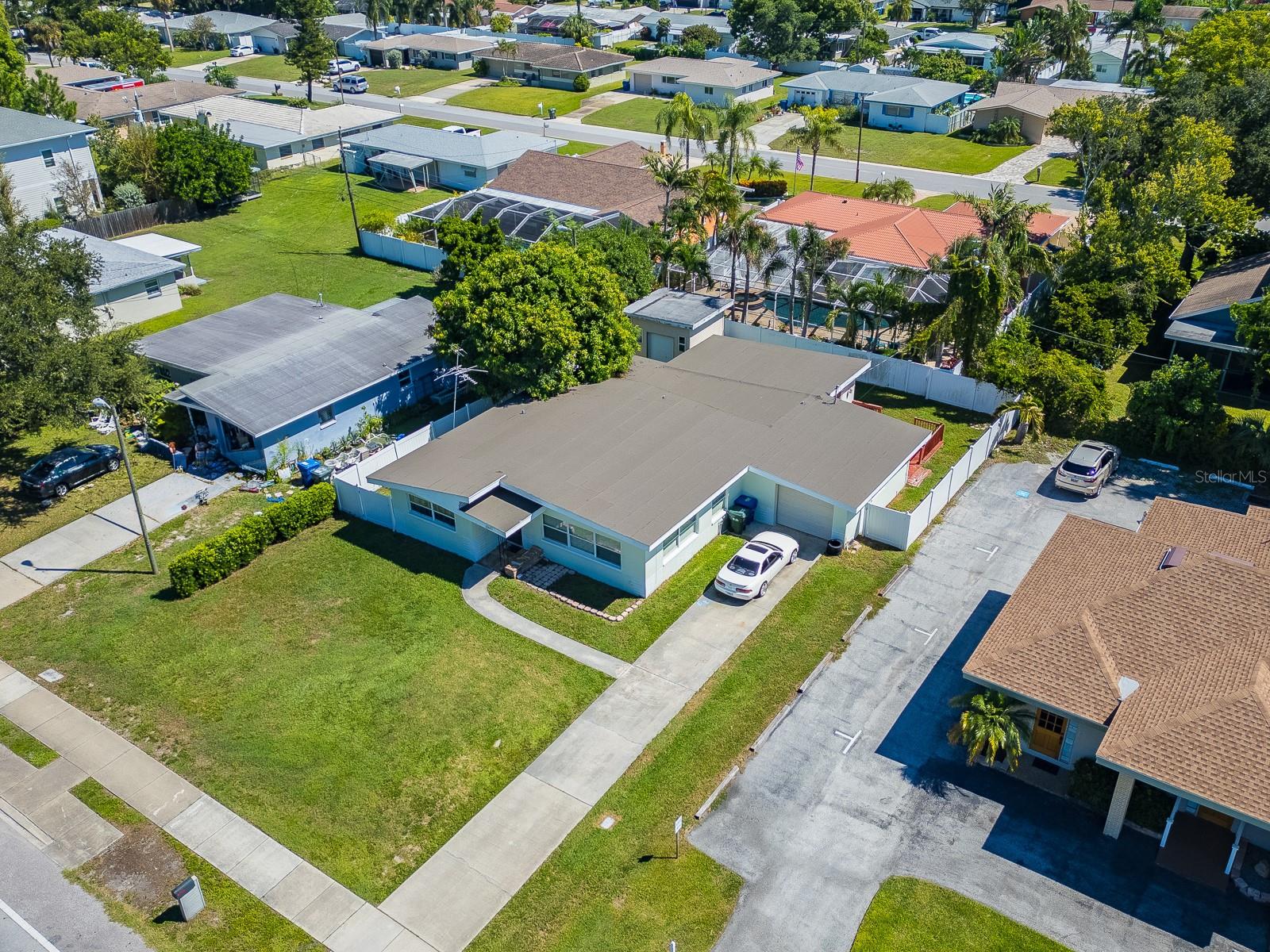 12663 INDIAN ROCKS RD — photo 30