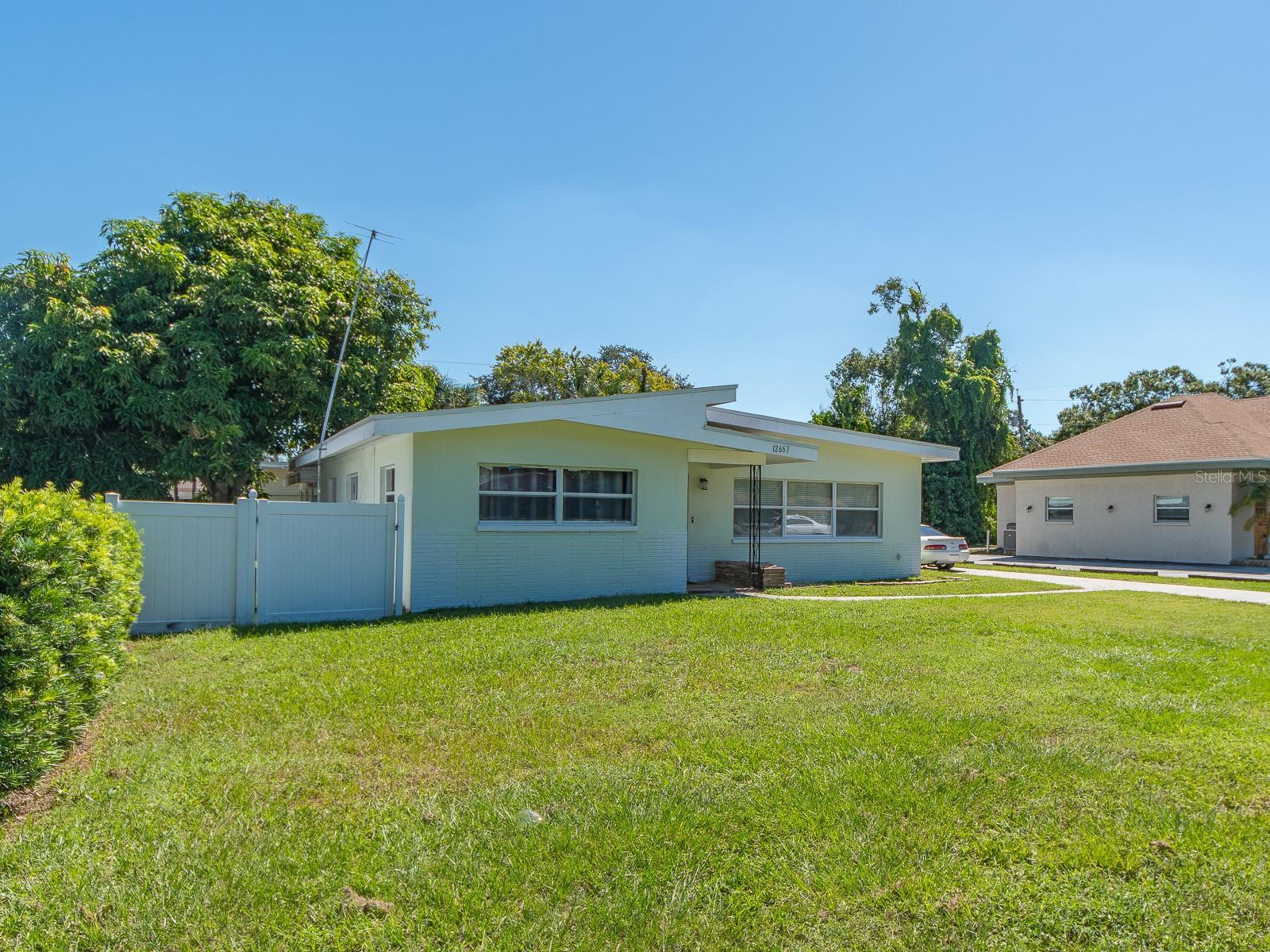 12663 INDIAN ROCKS RD — photo 33
