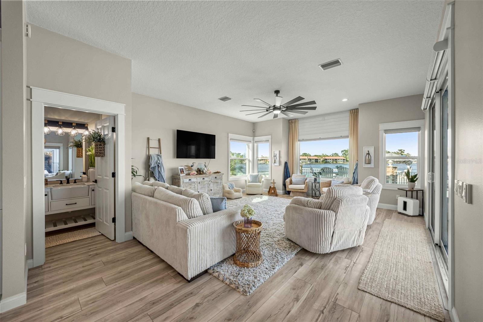 2247 N PILOT PT — photo 44