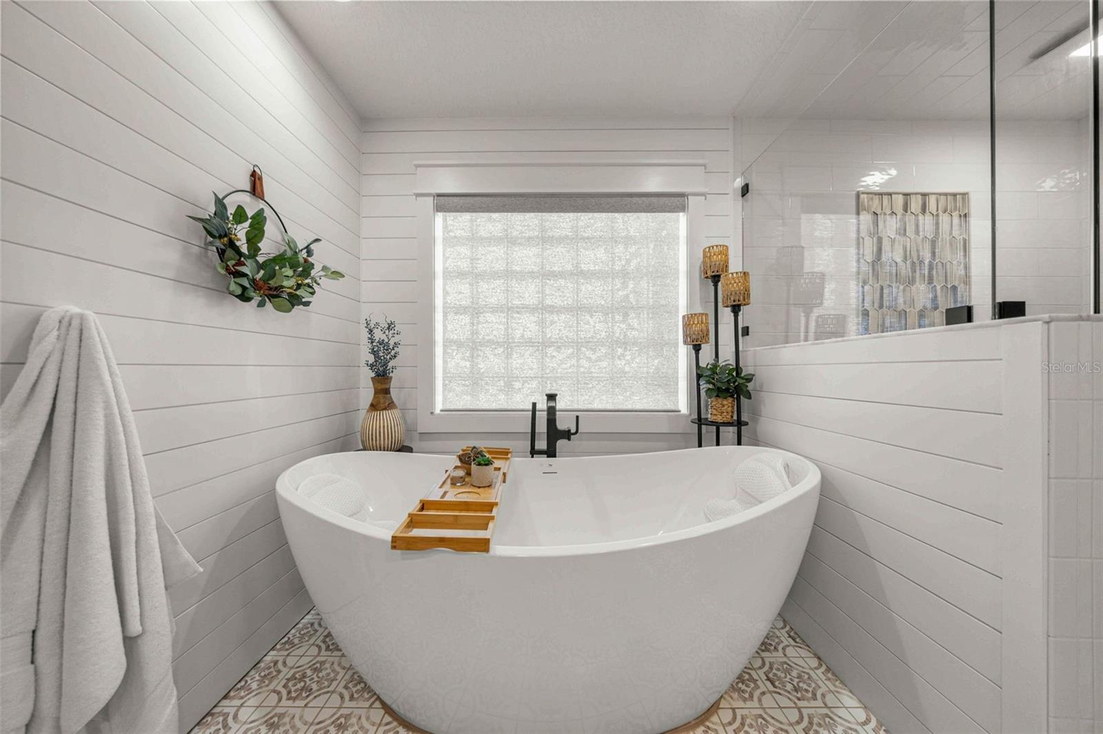 2247 N PILOT PT — photo 54