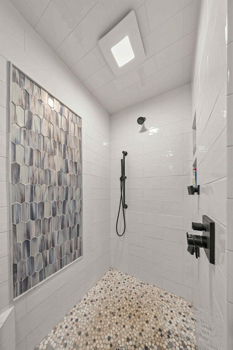 2247 N PILOT PT — photo 56