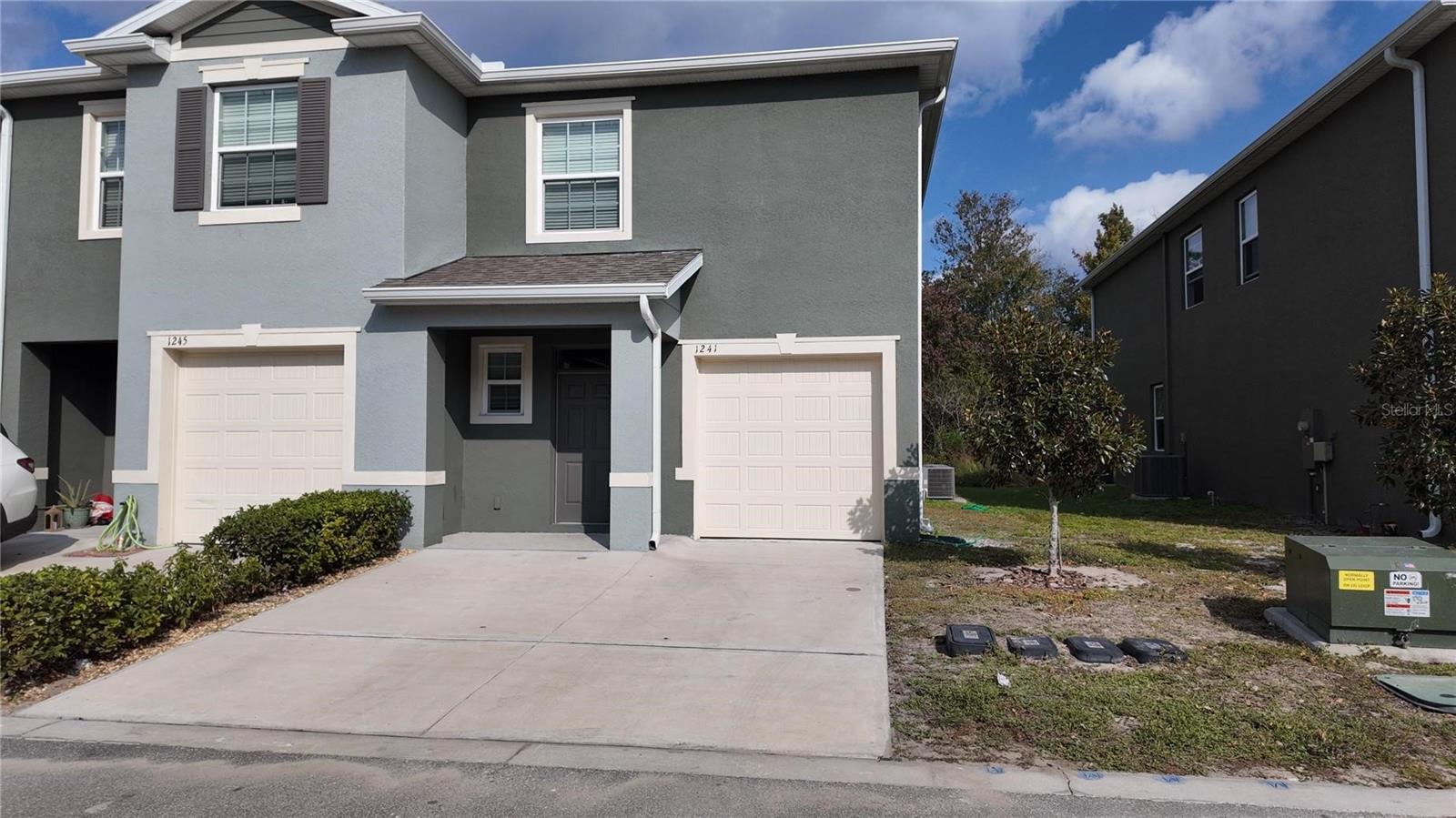 1241 YELLOW FINCH DR — photo 2