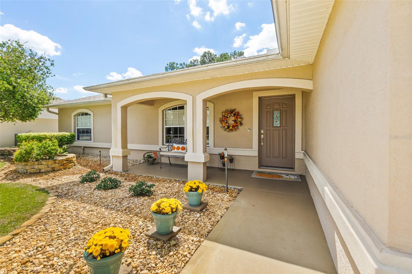 11 EMPRESS LN — photo 2
