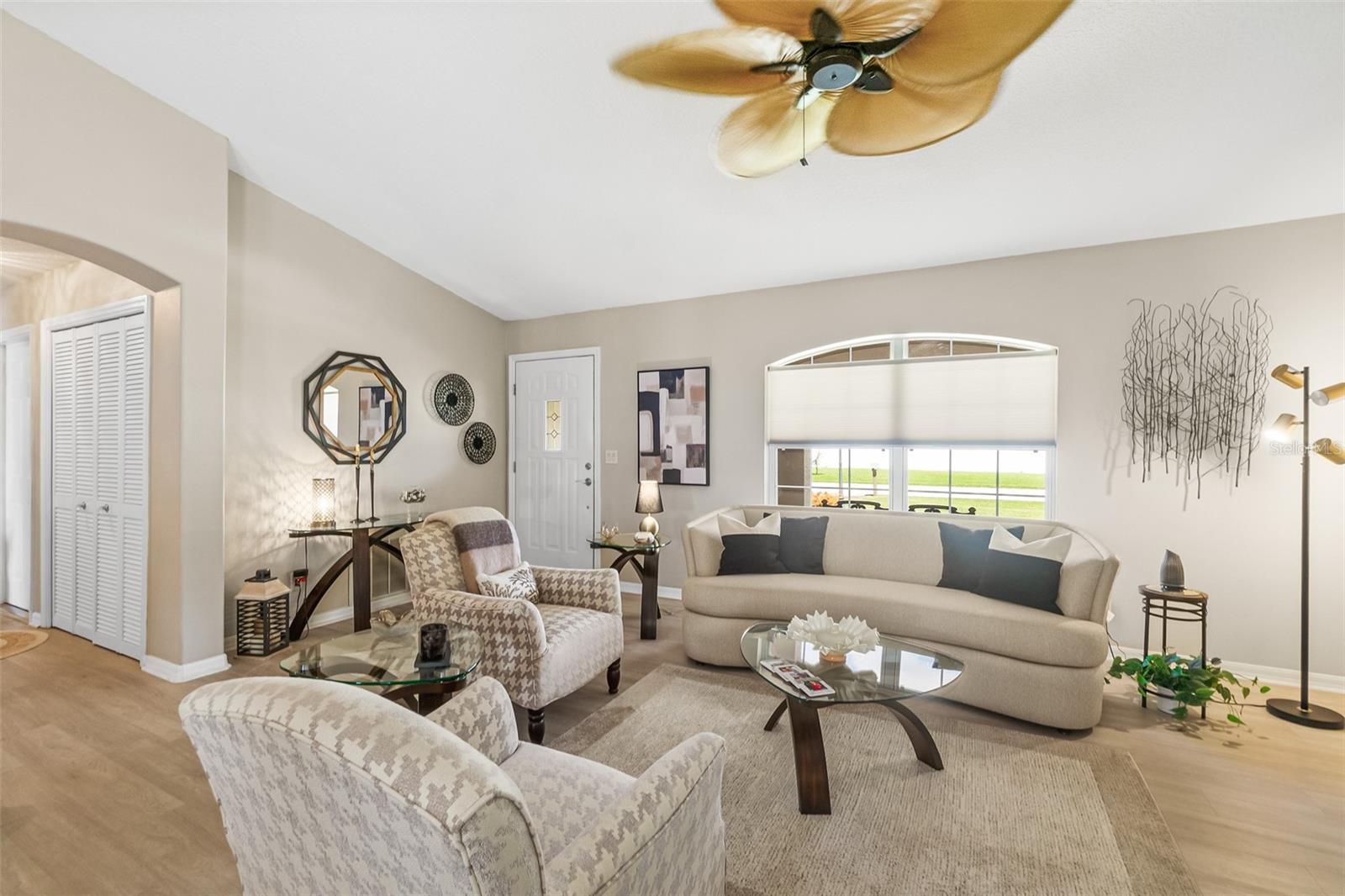 11 EMPRESS LN — photo 4
