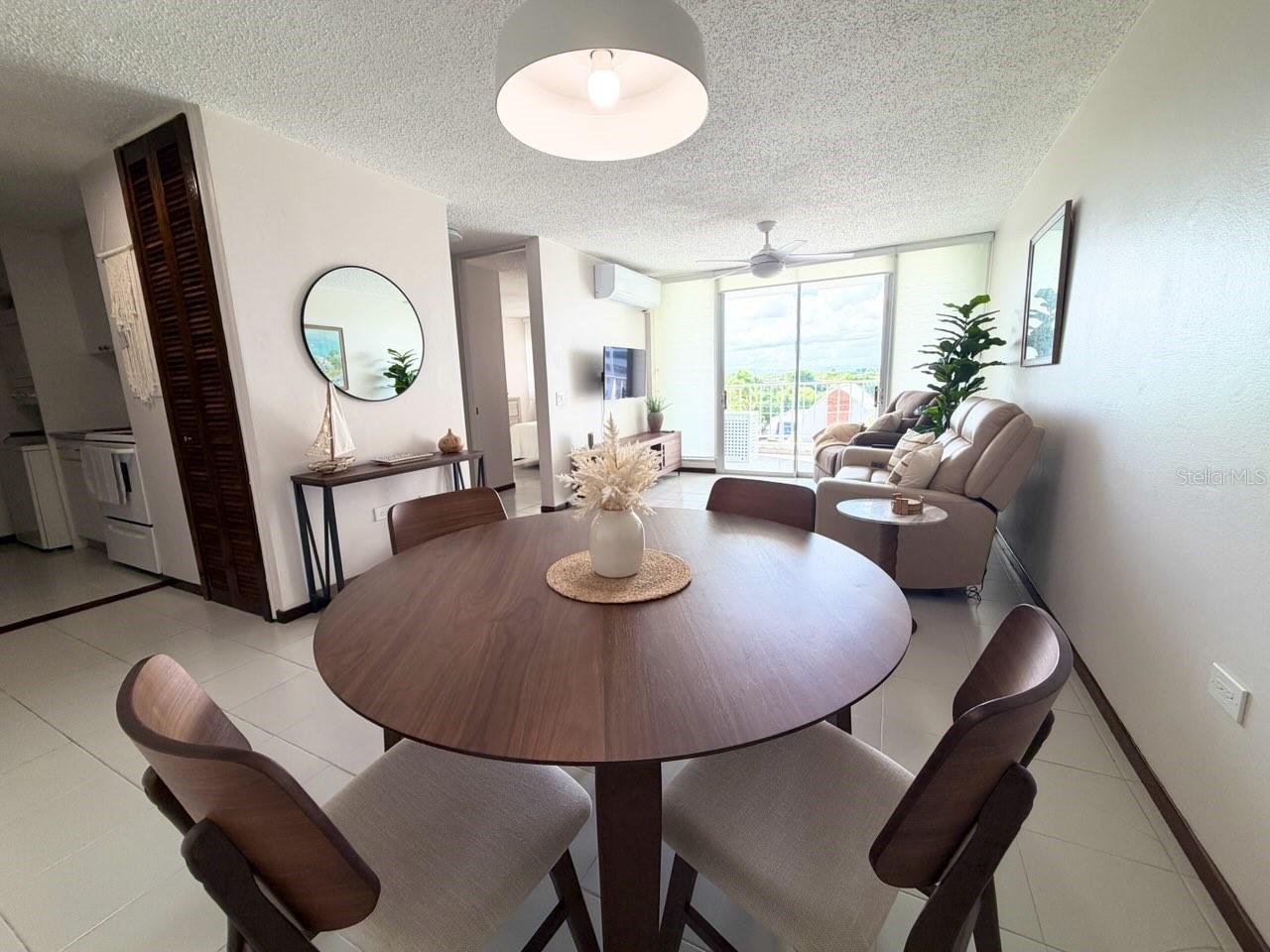 2305 LAUREL #511 — photo 2
