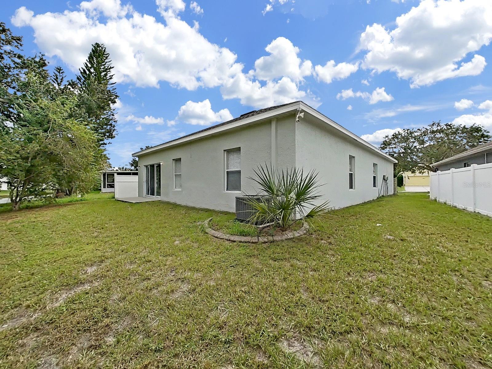 9541 CYPRESS HARBOR DR — photo 4