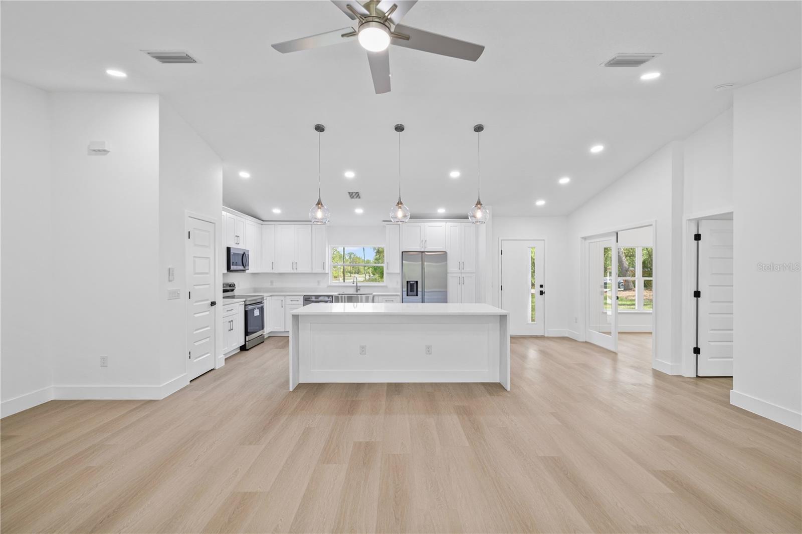 221 W BRIMSON PL — photo 3