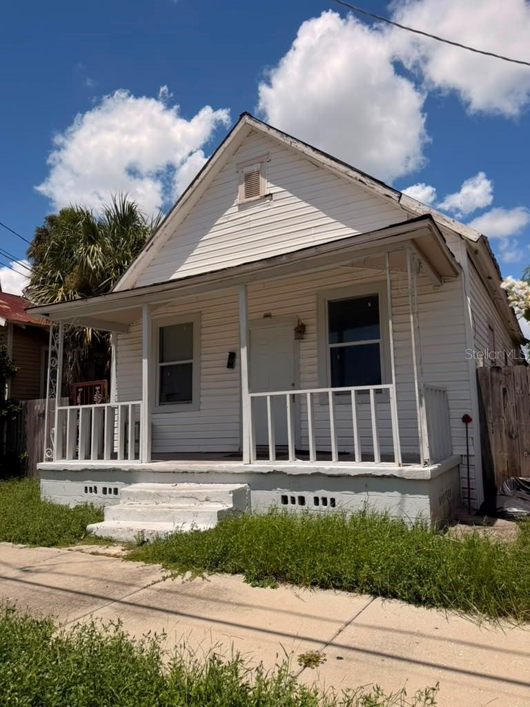 2323 W CHESTNUT ST photo