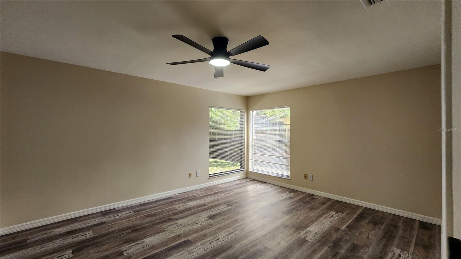 261 DUBLIN DR — photo 5