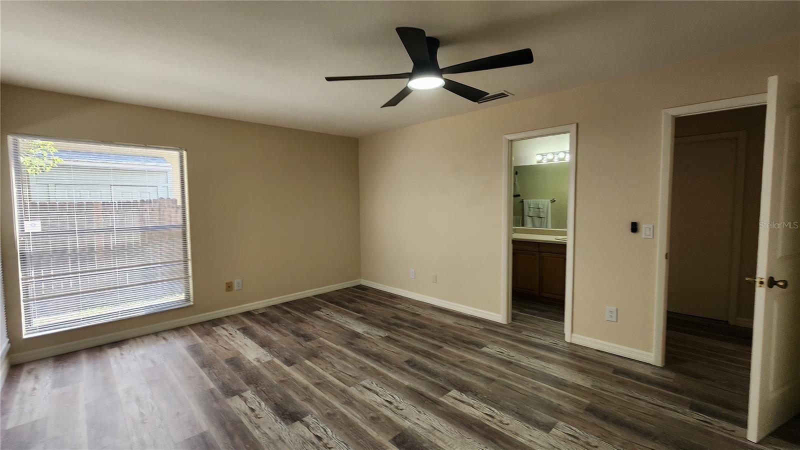 261 DUBLIN DR — photo 6