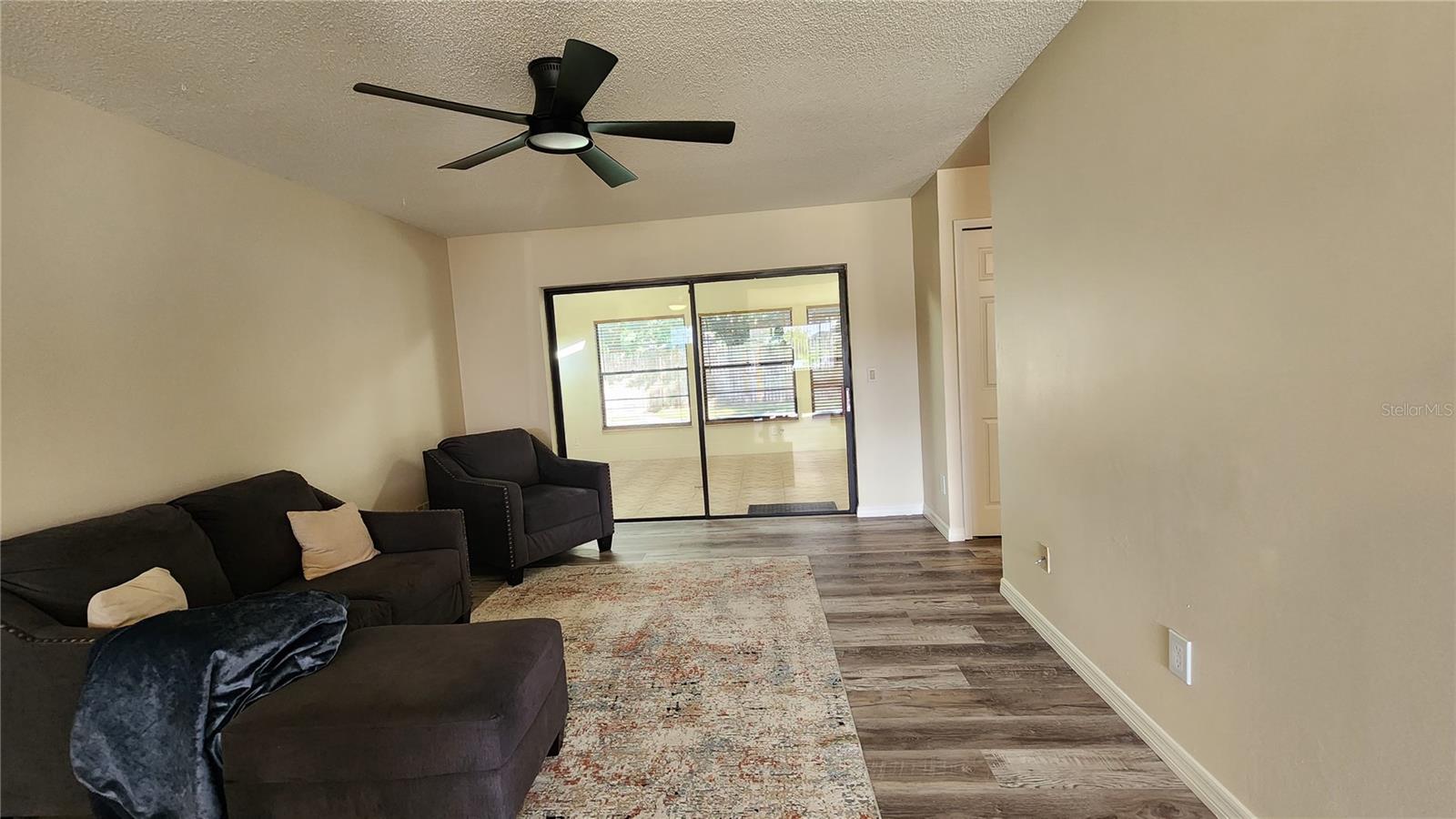 261 DUBLIN DR — photo 7