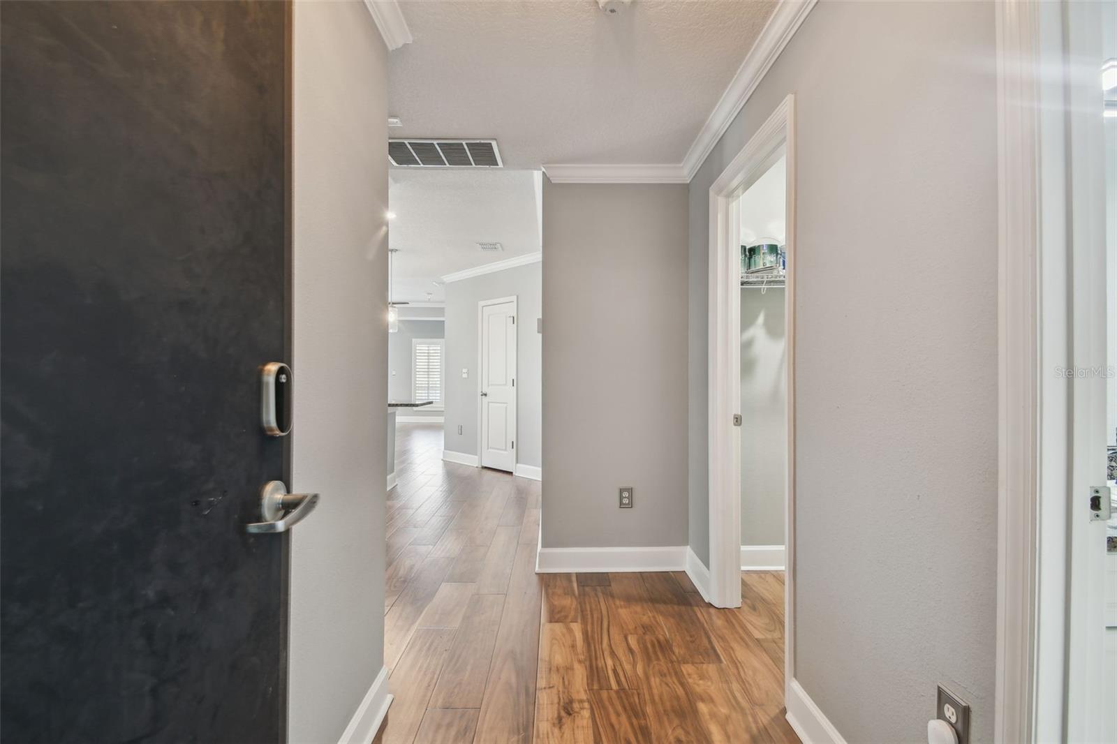 435 S OREGON AVE #304 — photo 4