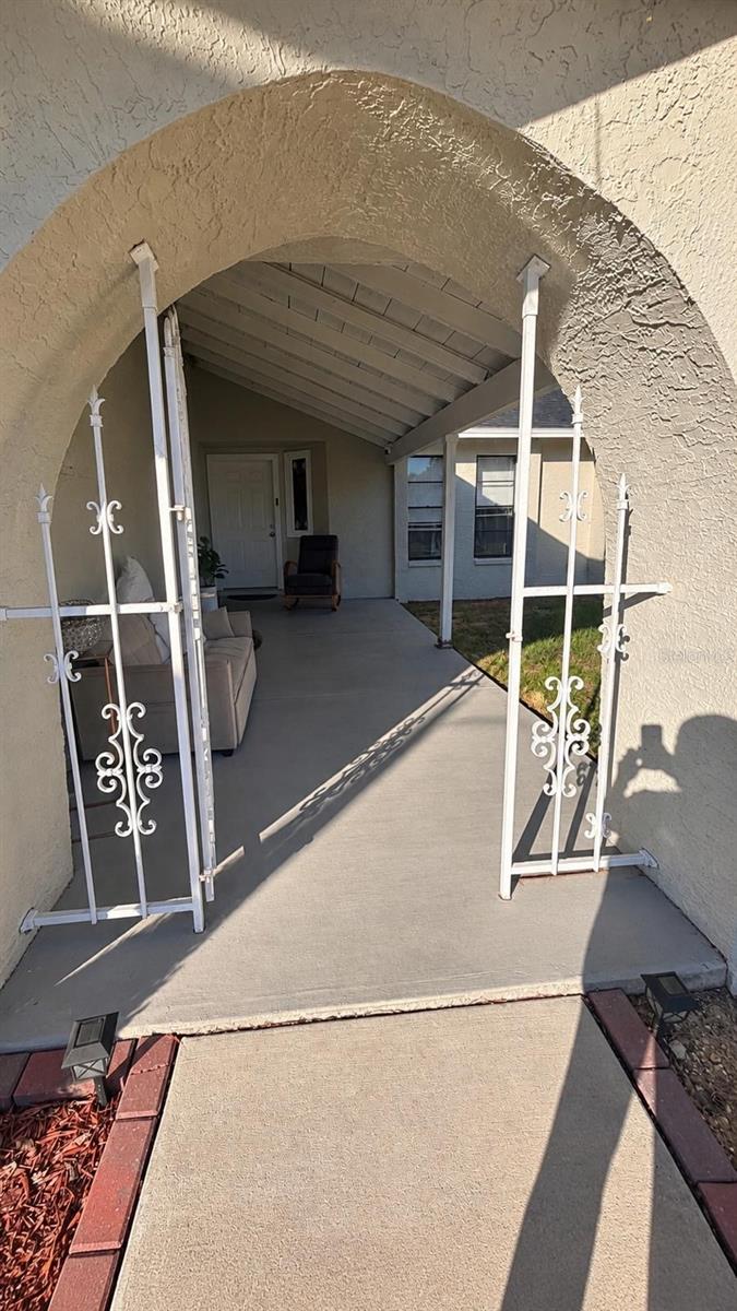 8089 WOODEN DR — photo 4