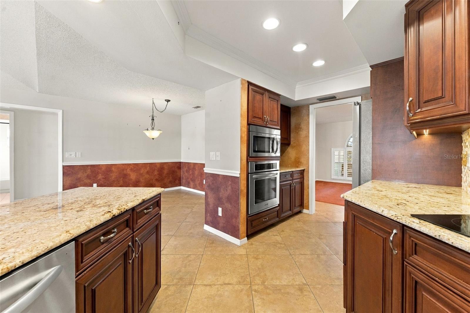 16508 BLENHEIM DR — photo 8