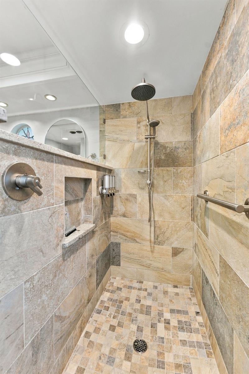 16508 BLENHEIM DR — photo 23