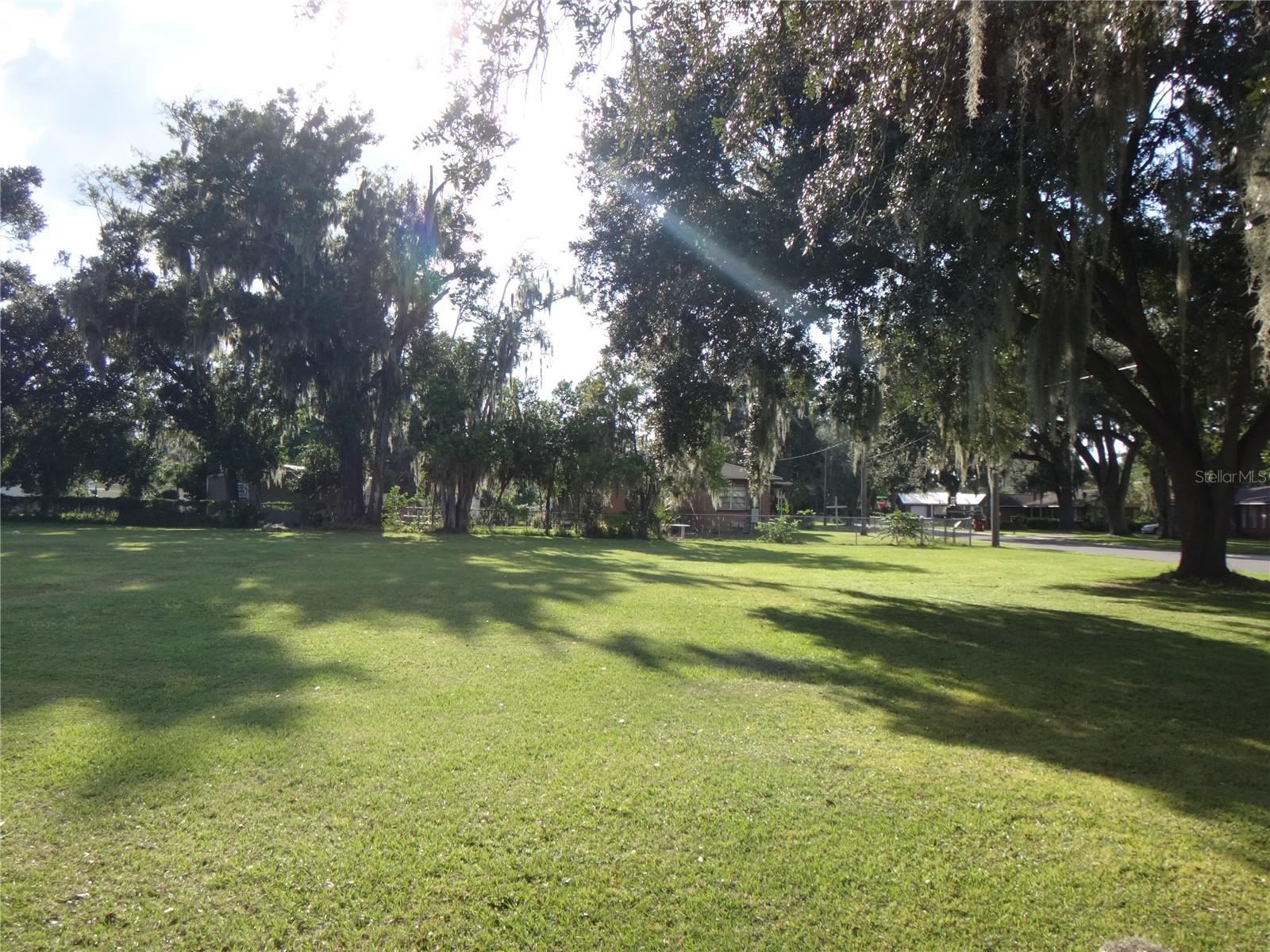 1603 JAMES L REDMAN PKWY — photo 2